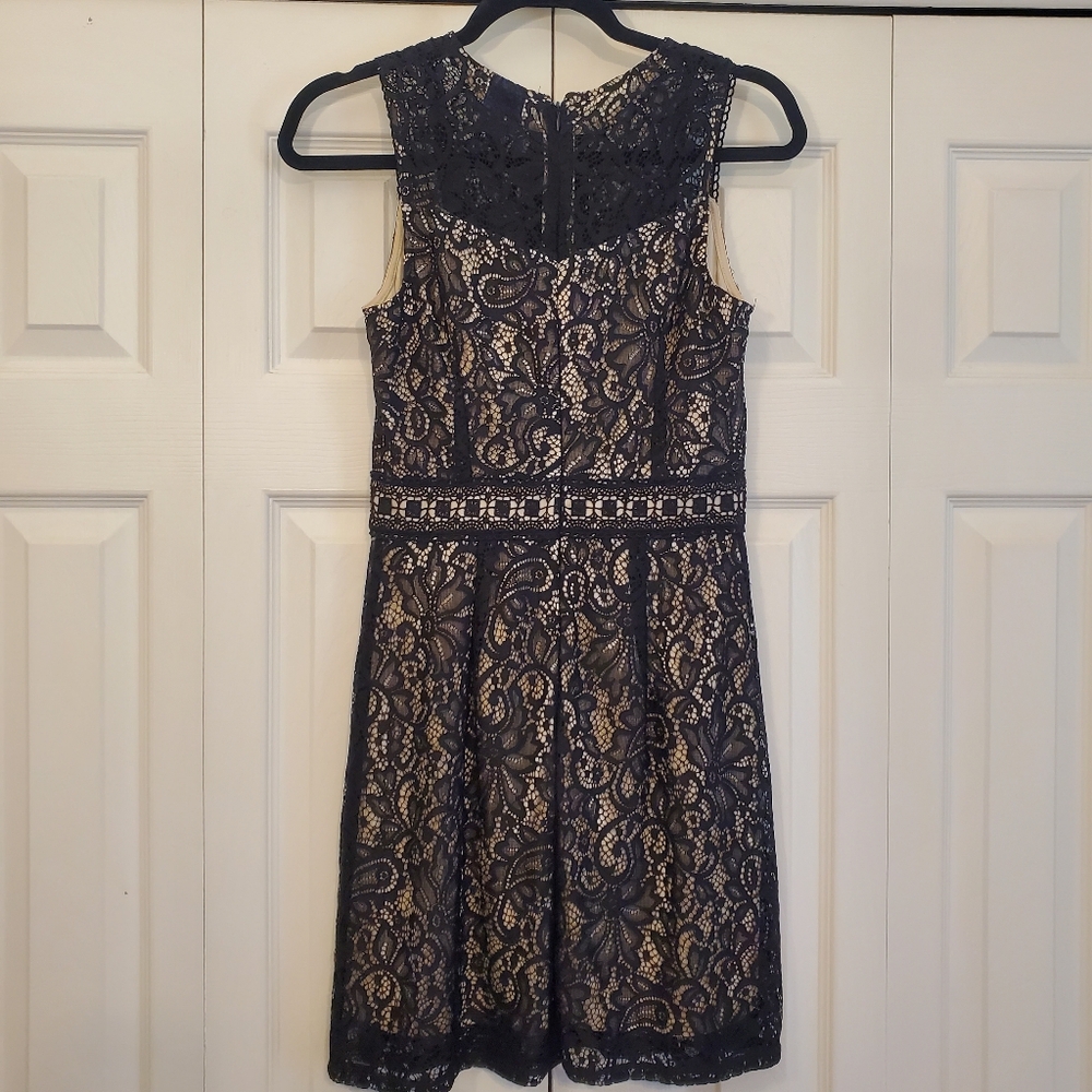 Beauty & the Beast Black Lace Sleeveless Dress Size Small - Picture 3 of 7